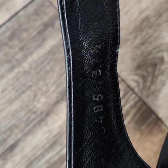 Prada Minimalist Classic Black Leather Thong Sandal Slip On Heels Size 3… - Picture 10 of 15